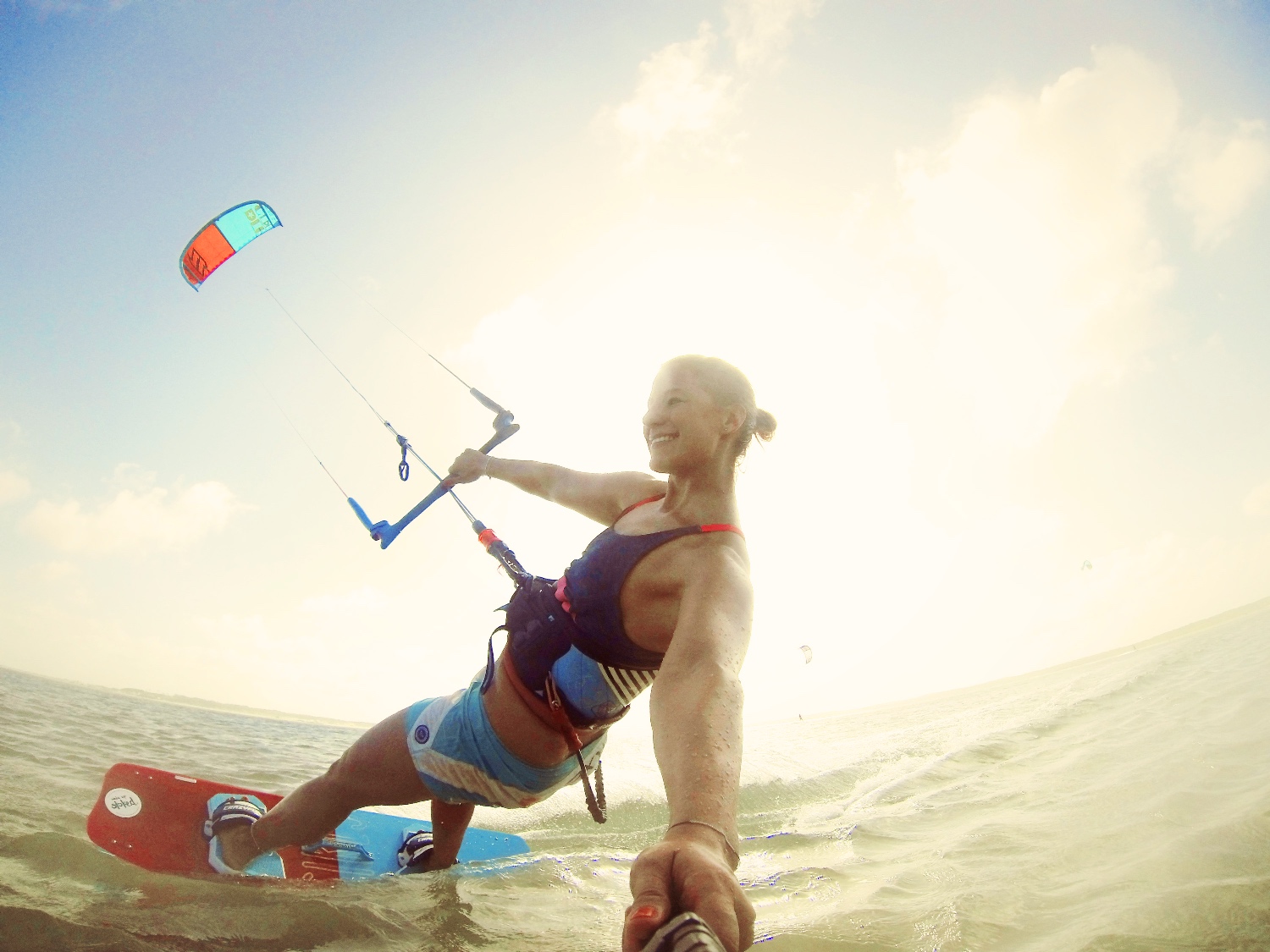 Surf Working Surf-Work-Balance 2 - Nomadin und Kitesurferin Miriam