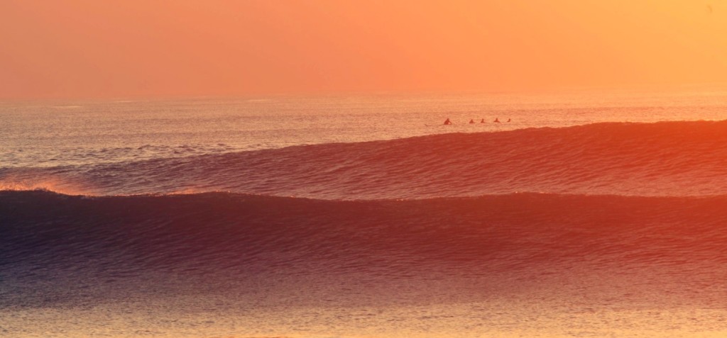 white waves post
