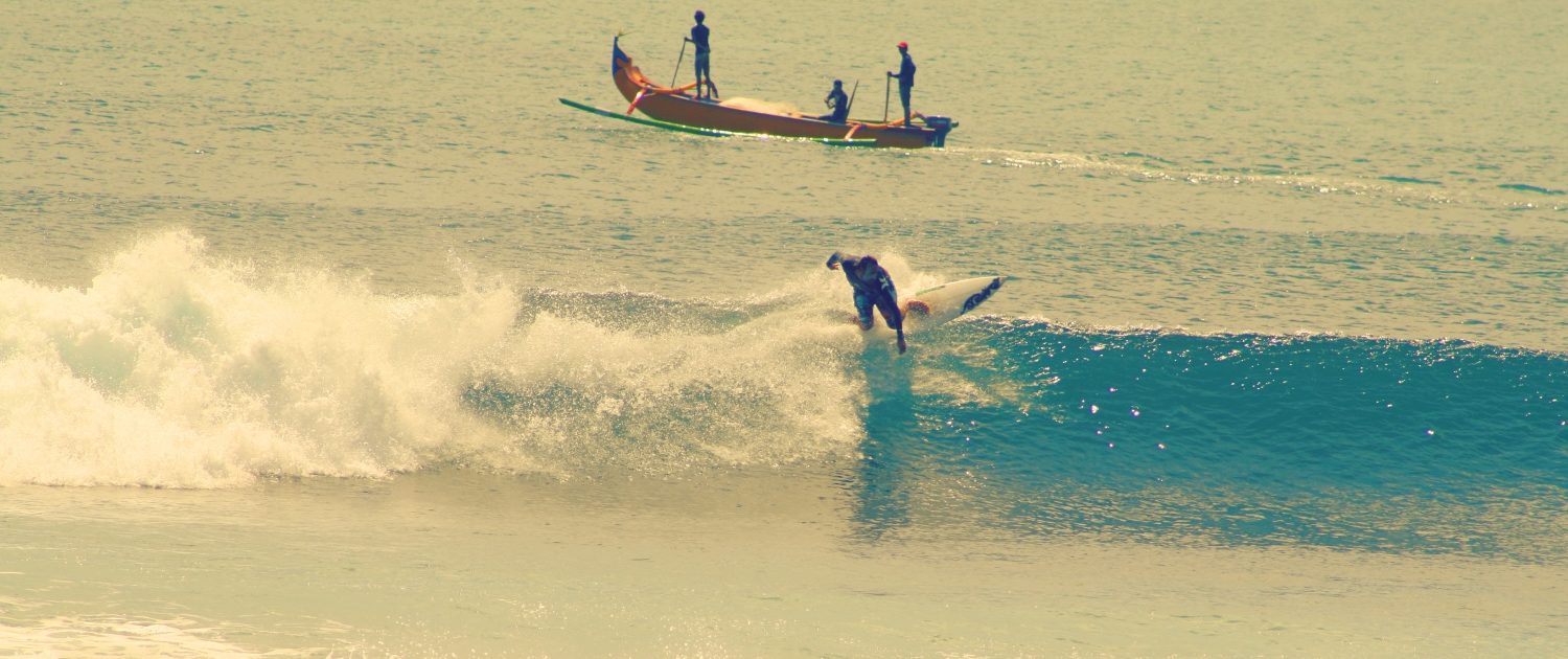 surfen auf bali