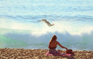 SOLO-SURFTRIP: ALS FRAU ALLEINE IN DEN SURFURLAUB
